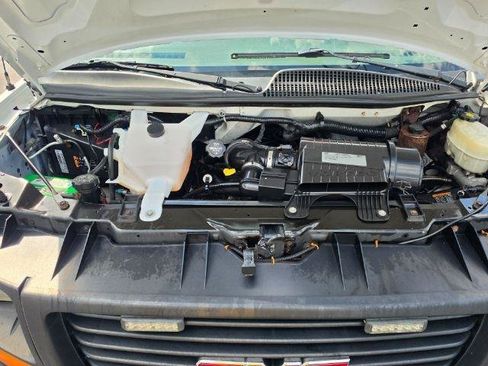 Used 2017 GMC Savana 2500 RWD image 31