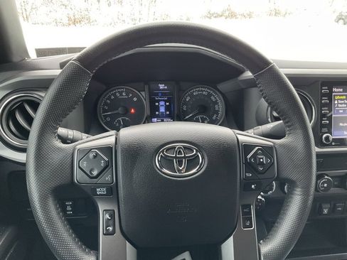 Used 2020 Toyota Tacoma TRD Off-Road image 6