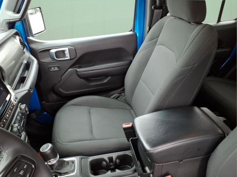 Used 2023 Jeep Gladiator Sport image 8