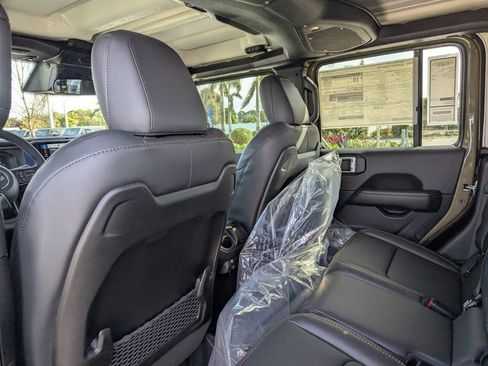 New 2026 Jeep Gladiator Sport image 9