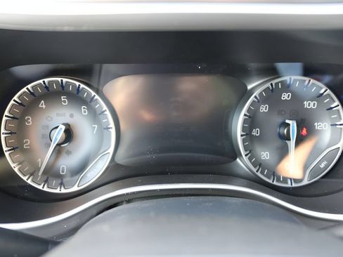 New 2026 Chrysler Pacifica Select FWD image 25