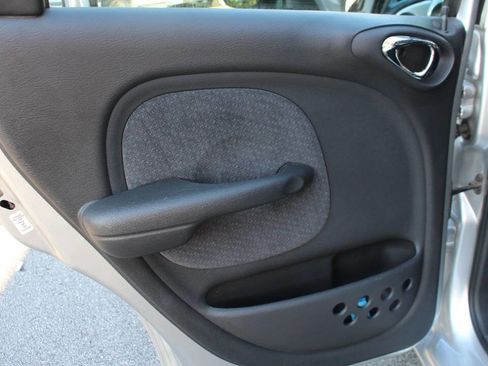 Used 2005 Chrysler PT Cruiser Touring image 20