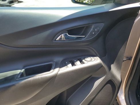 Used 2019 Chevrolet Equinox LT FWD image 17
