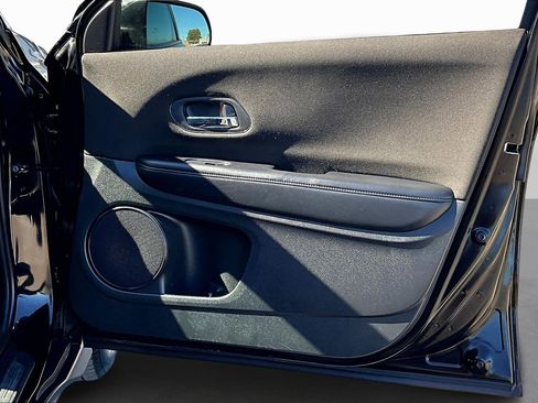 Used 2017 Honda HR-V LX image 17