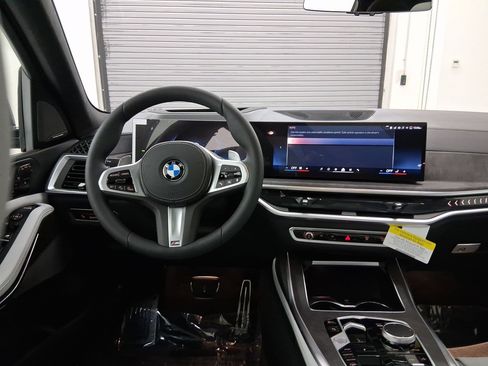 New 2026 BMW X7 xDrive40i w/ M Sport Package image 4