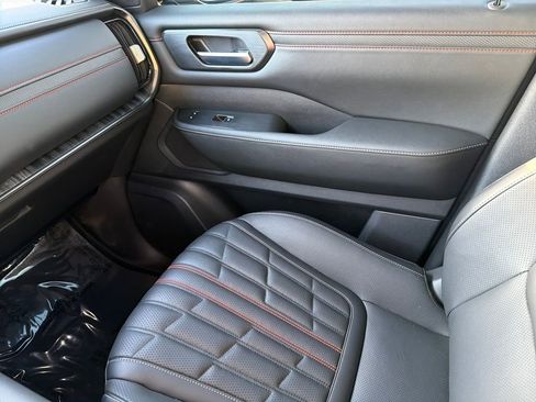 Used 2025 Nissan Armada PRO-4X w/ Pro-4X Premium Package image 35