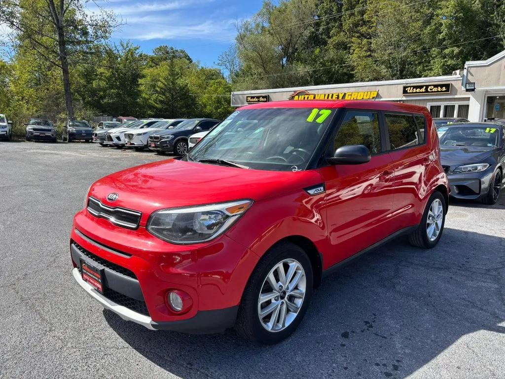 Used 2017 Kia Soul + w/ Audio Package FWD image 4