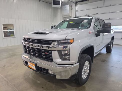 Used 2022 Chevrolet Silverado 3500 LT w/ Convenience Package AWD/4WD image 4