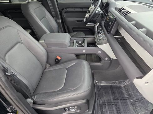 Used 2023 Land Rover Defender 130 SE image 26