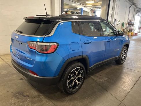 Used 2025 Jeep Compass Limited AWD/4WD image 4