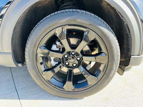 Used 2023 Ford Explorer ST-Line w/ Class IV Trailer Tow Package image 46