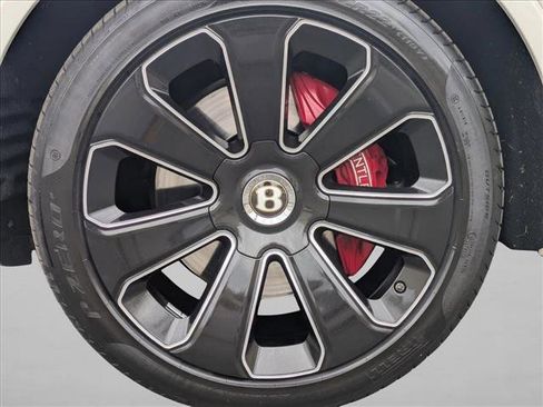 Used 2020 Bentley Bentayga image 10