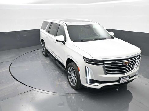 Used 2023 Cadillac Escalade ESV Premium Luxury Platinum image 31