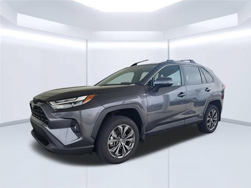 Used 2024 Toyota RAV4 XLE Premium AWD/4WD image 5