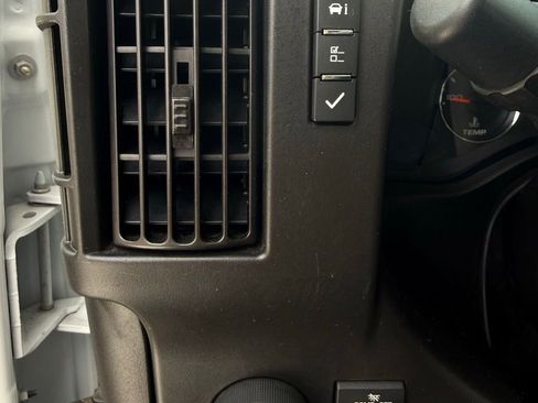 Used 2023 GMC Savana 2500 image 15