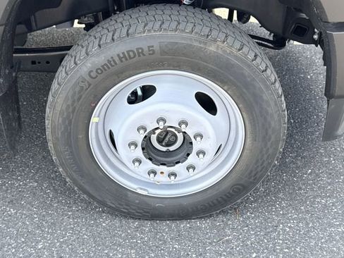 Used 2024 Ford F550 4x4 Regular Cab Super Duty image 46