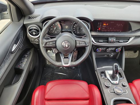 Used 2023 Alfa Romeo Stelvio Sprint RWD image 16
