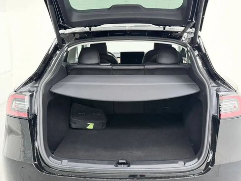 Used 2023 Tesla Model Y Performance AWD/4WD image 27