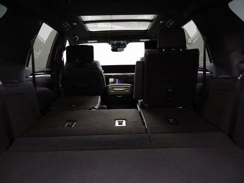 New 2026 Cadillac Escalade Luxury w/ LPO, Radiant Package image 27