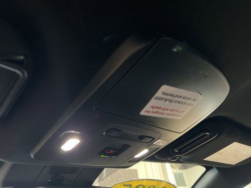 Used 2025 Toyota Camry SE image 33