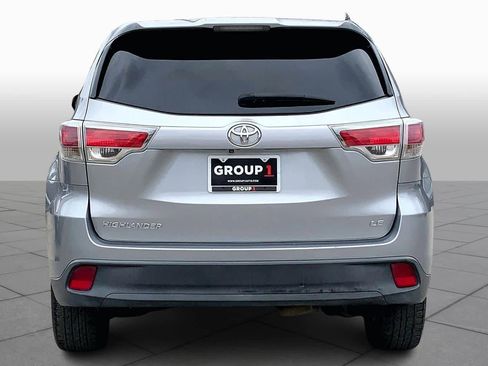 Used 2015 Toyota Highlander LE image 5