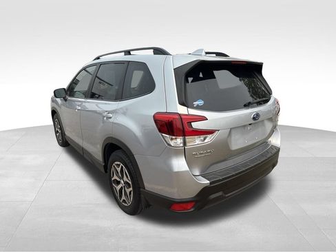 Used 2021 Subaru Forester Premium AWD/4WD image 4