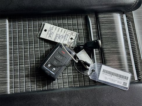 Used 2024 Jeep Wagoneer L Series II w/ Flexible Seating Group image 35