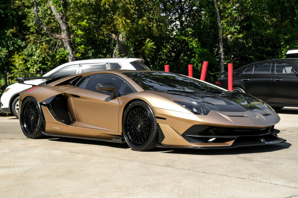 Used 2020 Lamborghini Aventador SVJ AWD/4WD image 3
