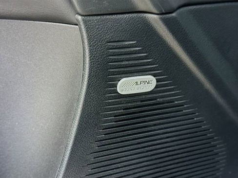 Used 2022 Dodge Challenger R/T w/ Plus Package image 18