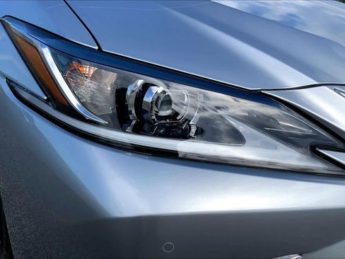 Used 2024 Lexus ES 350 w/ Technology Package FWD image 27