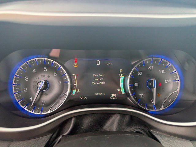 Used 2024 Chrysler Pacifica Touring-L FWD image 9