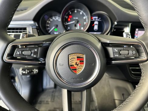 Certified 2026 Porsche Macan AWD/4WD image 26