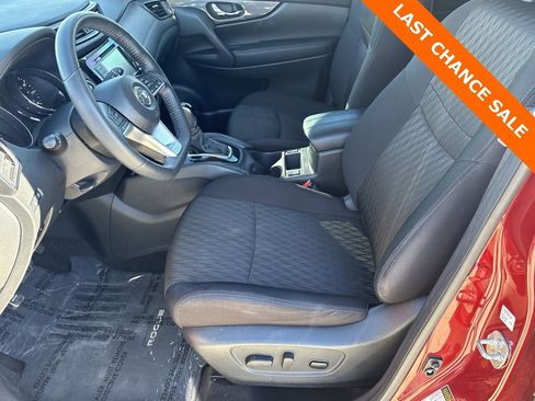 Used 2020 Nissan Rogue SV image 30