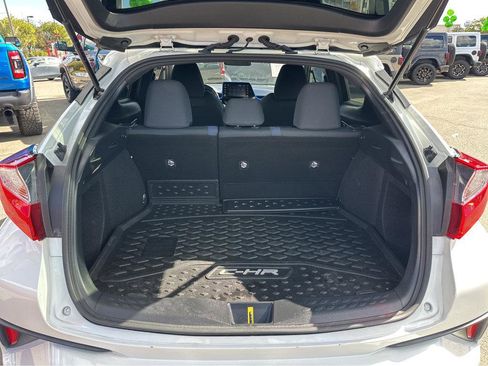 Used 2021 Toyota C-HR XLE image 35