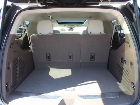 Used 2021 GMC Yukon XL Denali w/ Denali Premium Package image 5