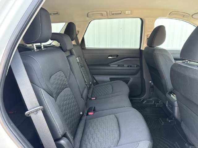 Used 2022 Nissan Pathfinder SV FWD image 29