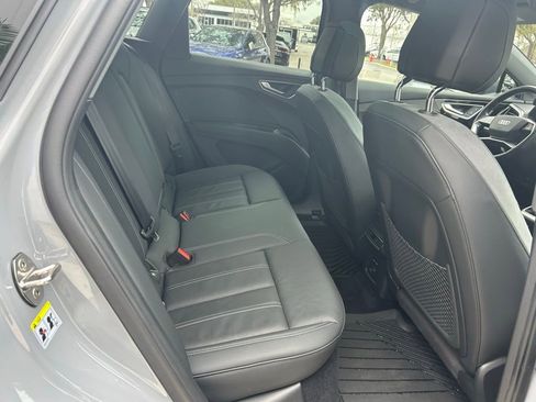 Used 2023 Audi Q4 e-tron Premium Plus w/ Premium Plus image 39