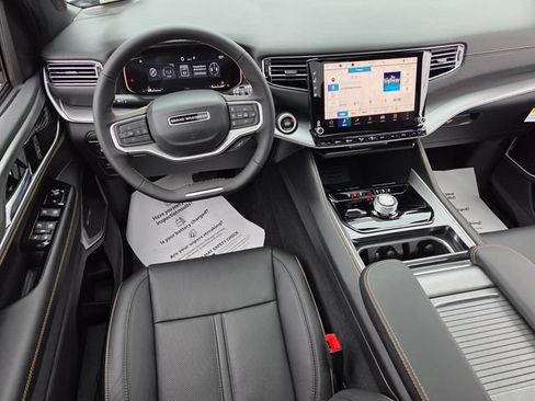 New 2026 Jeep Grand Wagoneer 4WD image 9