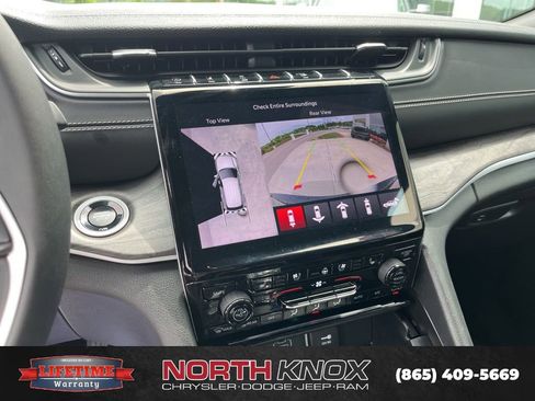 Used 2024 Jeep Grand Cherokee Limited w/ Luxury Tech Group II AWD/4WD image 10