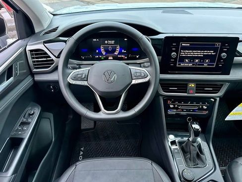 New 2026 Volkswagen Taos SE AWD/4WD image 16