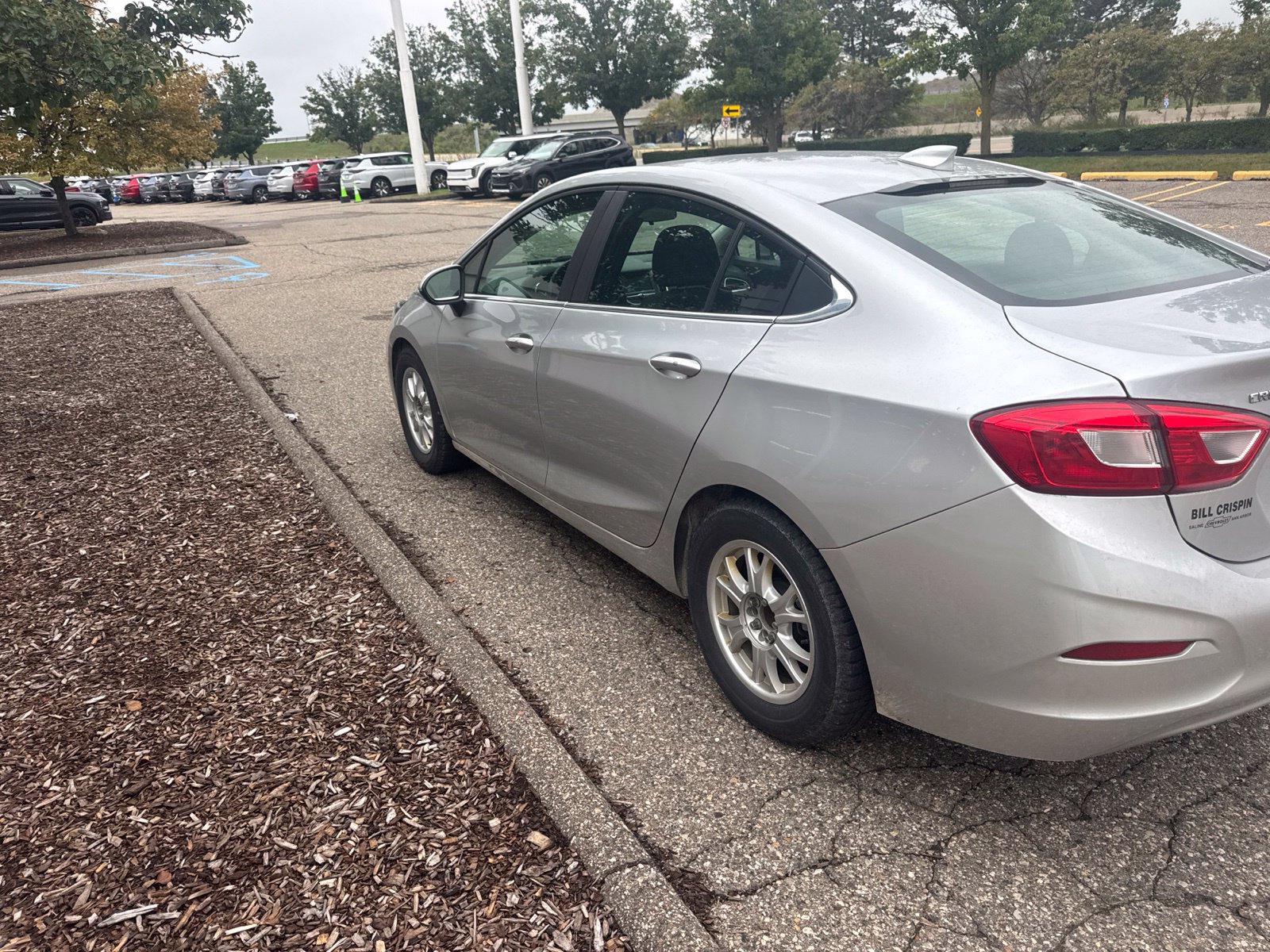 Used 2018 Chevrolet Cruze LT w/ Convenience Package FWD image 3