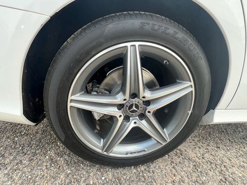 Used 2018 Mercedes-Benz E 300 image 11