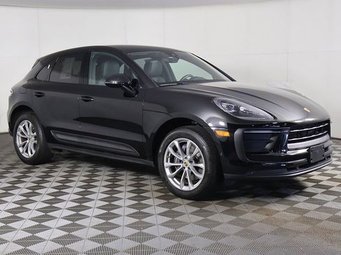 Used 2022 Porsche Macan image 51