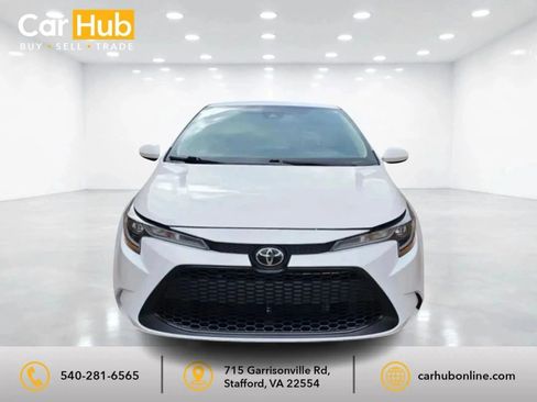 Used 2021 Toyota Corolla LE FWD image 2