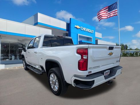 Used 2022 Chevrolet Silverado 2500 High Country w/ Z71 Off-Road Package AWD/4WD image 5