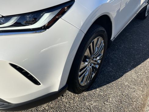 Certified 2023 Toyota Venza XLE AWD/4WD image 8