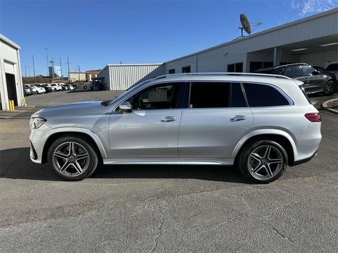 Used 2025 Mercedes-Benz GLS 450 4MATIC image 4