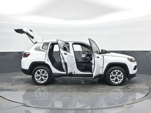 Used 2025 Jeep Compass Sport w/ Mopar Graphics Package AWD/4WD image 47