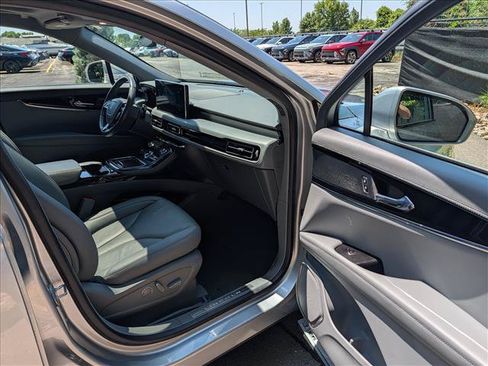 Used 2023 Lincoln Nautilus Reserve AWD/4WD image 13