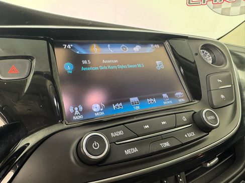 Used 2020 Buick Envision Essence FWD image 19